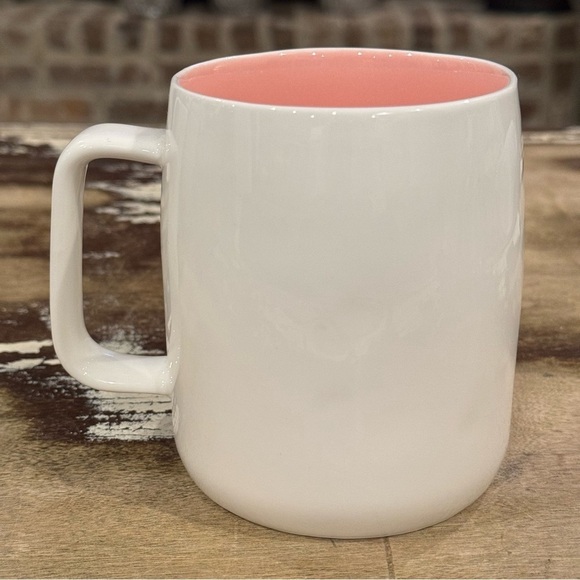 New “NOT LISTENING” Large White & Pink Mug - Picture 2 of 4